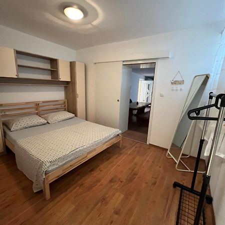 Apartmani Maksan Pakoštane エクステリア 写真