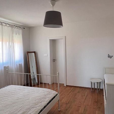 Apartmani Maksan Pakoštane エクステリア 写真