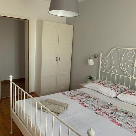 Apartmani Maksan Pakoštane エクステリア 写真