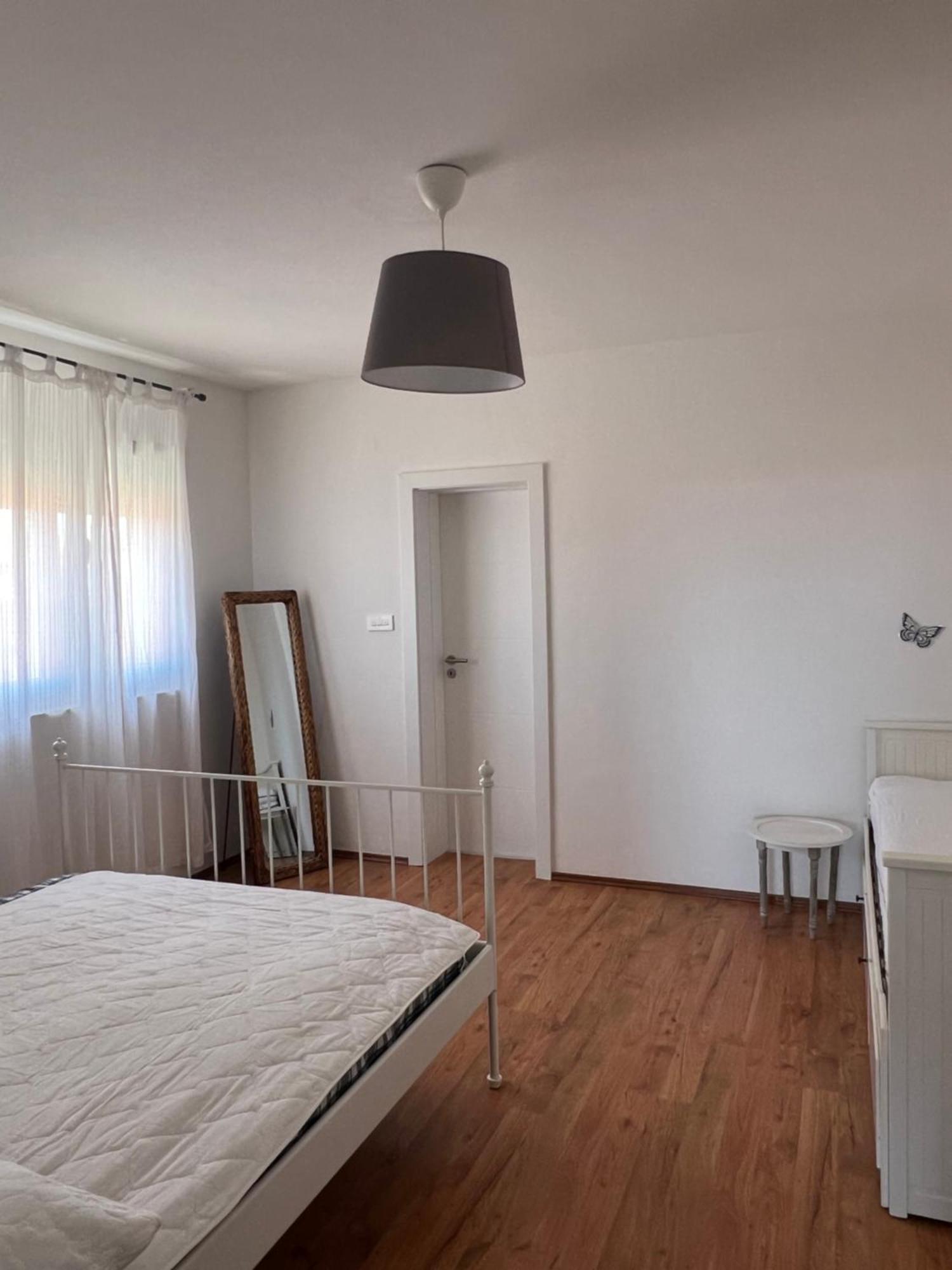 Apartmani Maksan Pakoštane エクステリア 写真