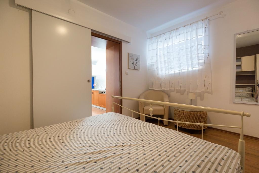 Apartmani Maksan Pakoštane エクステリア 写真