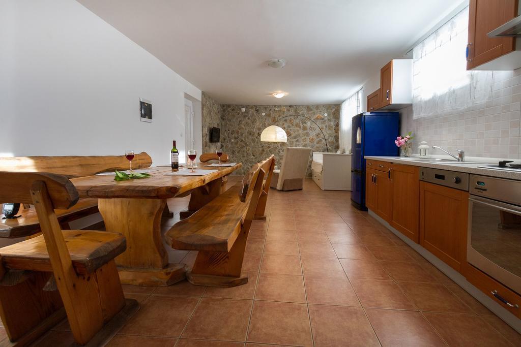 Apartmani Maksan Pakoštane エクステリア 写真