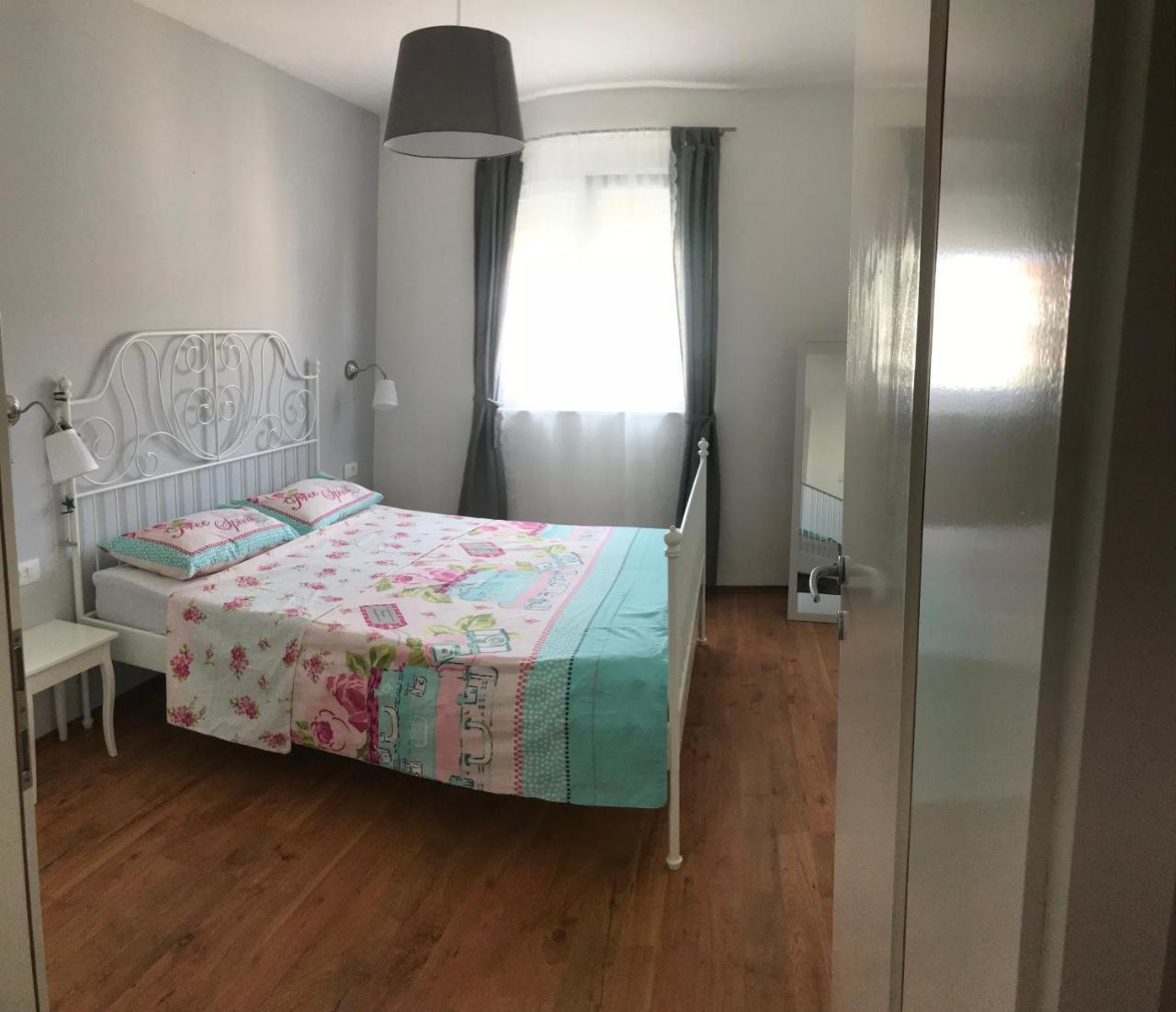Apartmani Maksan Pakoštane エクステリア 写真