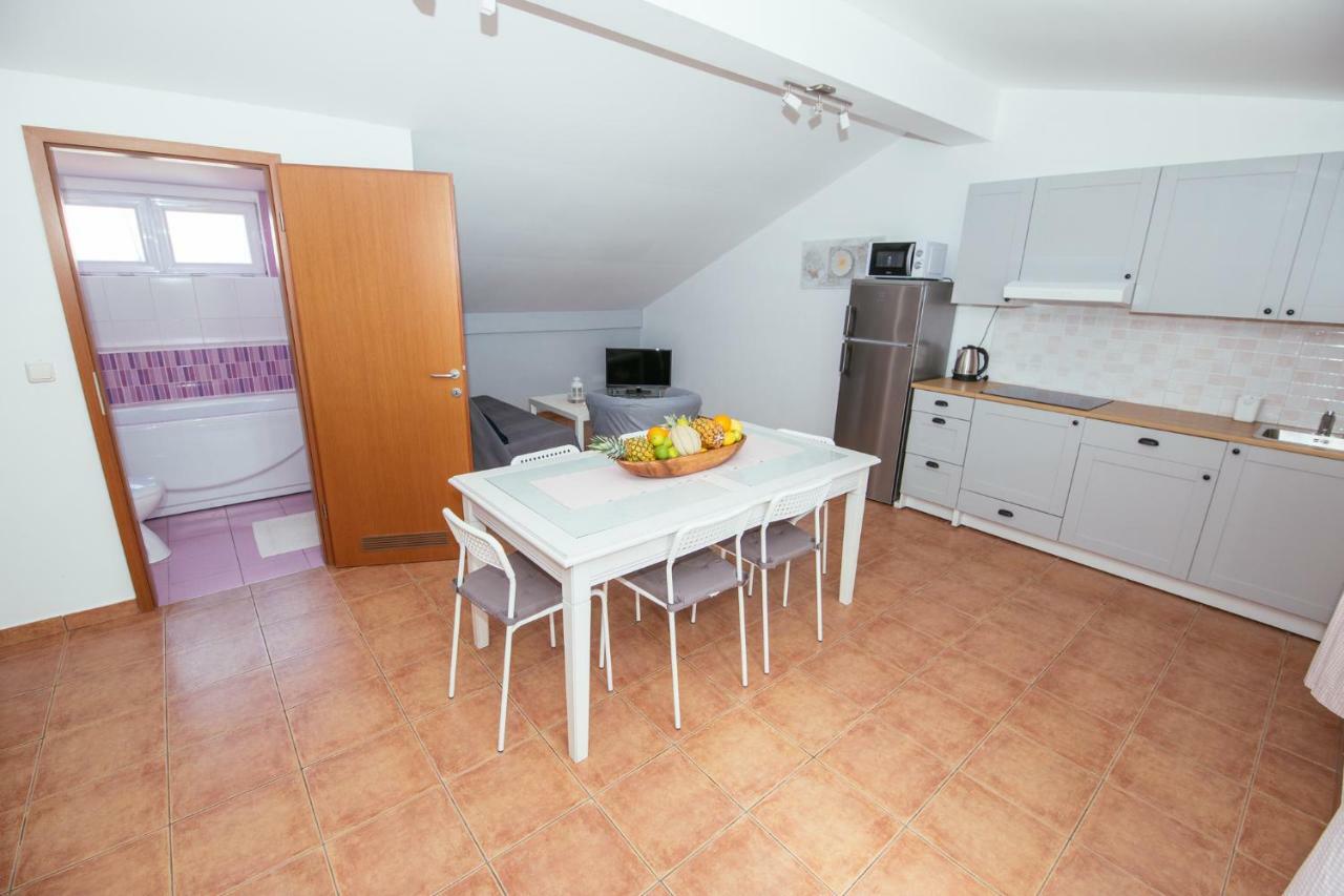 Apartmani Maksan Pakoštane エクステリア 写真