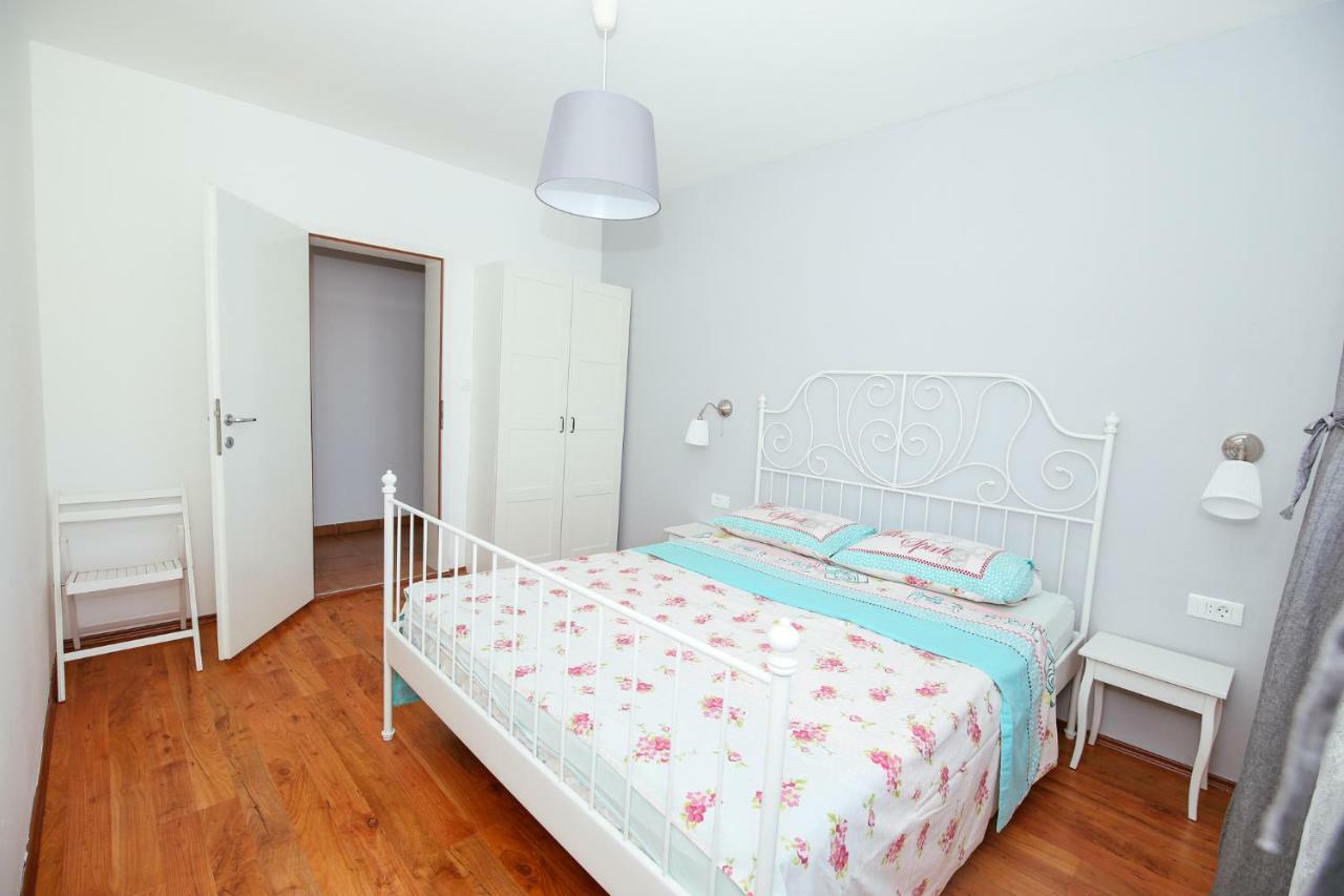 Apartmani Maksan Pakoštane エクステリア 写真